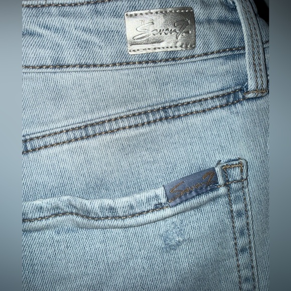 Seven7 Light Wash Distressed Jeans Size 4 Raw Hem Cropped Stretch Denim - Picture 7 of 15